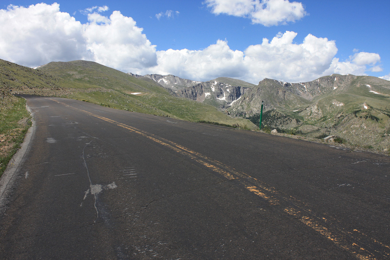 Illustration for article titled The World's Ten Highest Roads